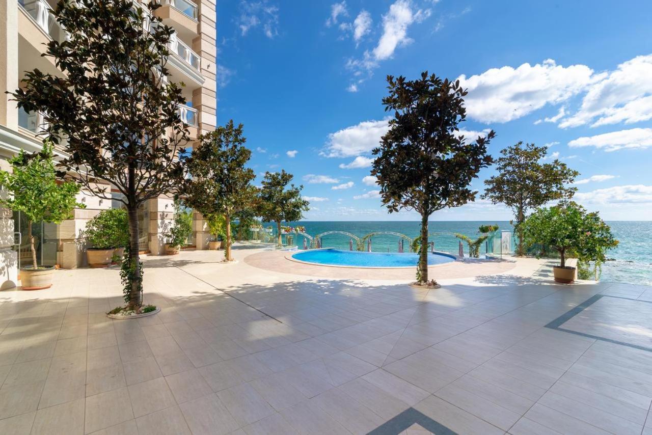 Luxurious And Panoramic Apartments At The Beach In La Mer Complex Golden Sands Esterno foto