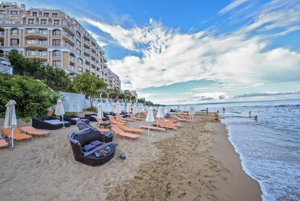 Luxurious And Panoramic Apartments At The Beach In La Mer Complex Golden Sands Esterno foto