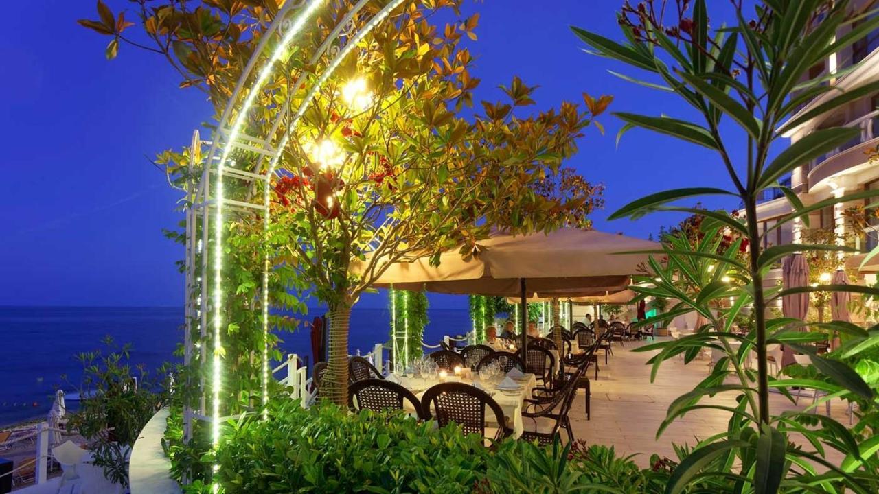 Luxurious And Panoramic Apartments At The Beach In La Mer Complex Golden Sands Esterno foto