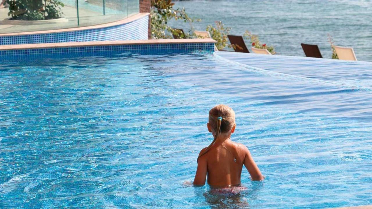 Luxurious And Panoramic Apartments At The Beach In La Mer Complex Golden Sands Esterno foto
