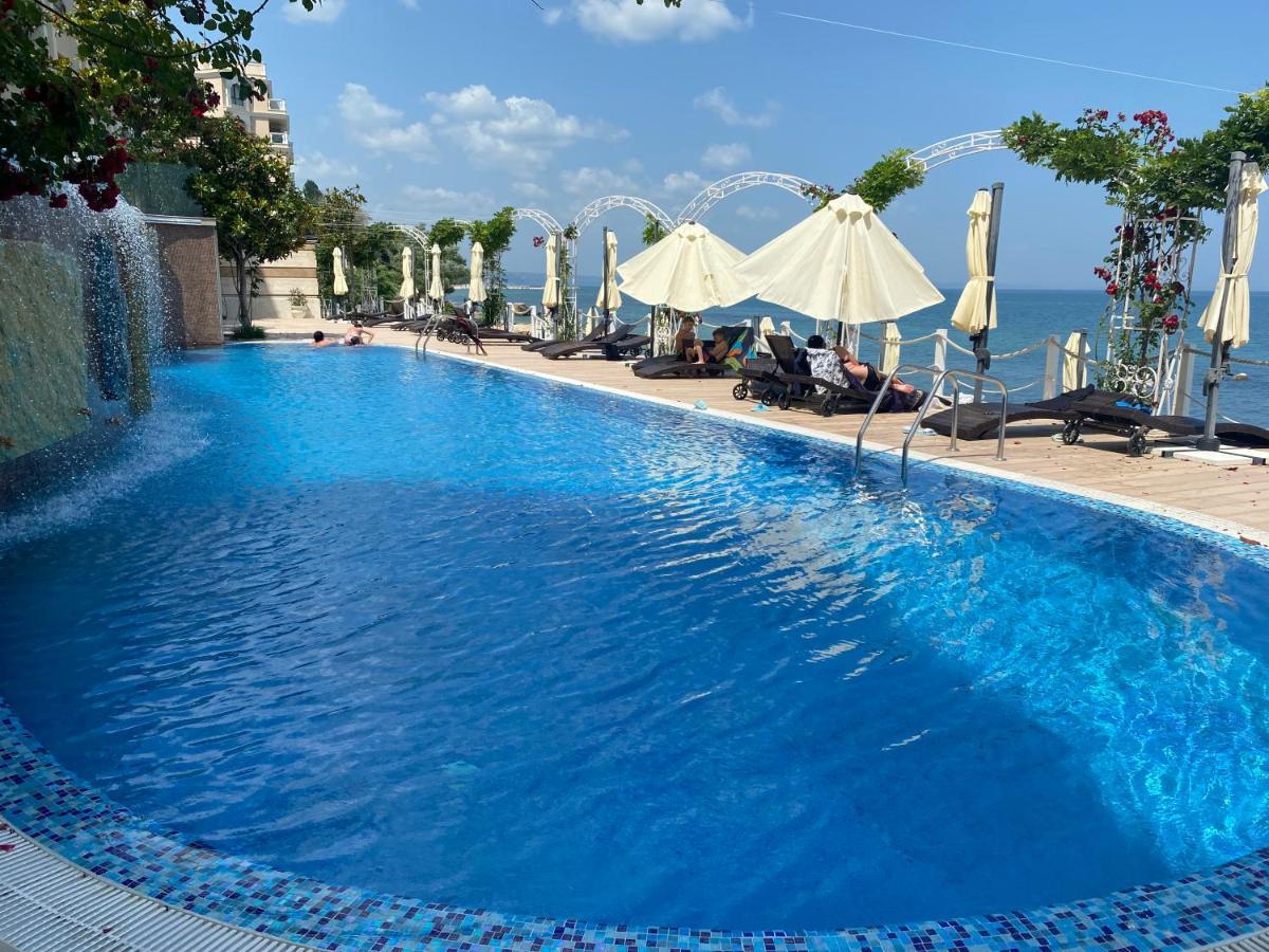 Luxurious And Panoramic Apartments At The Beach In La Mer Complex Golden Sands Esterno foto