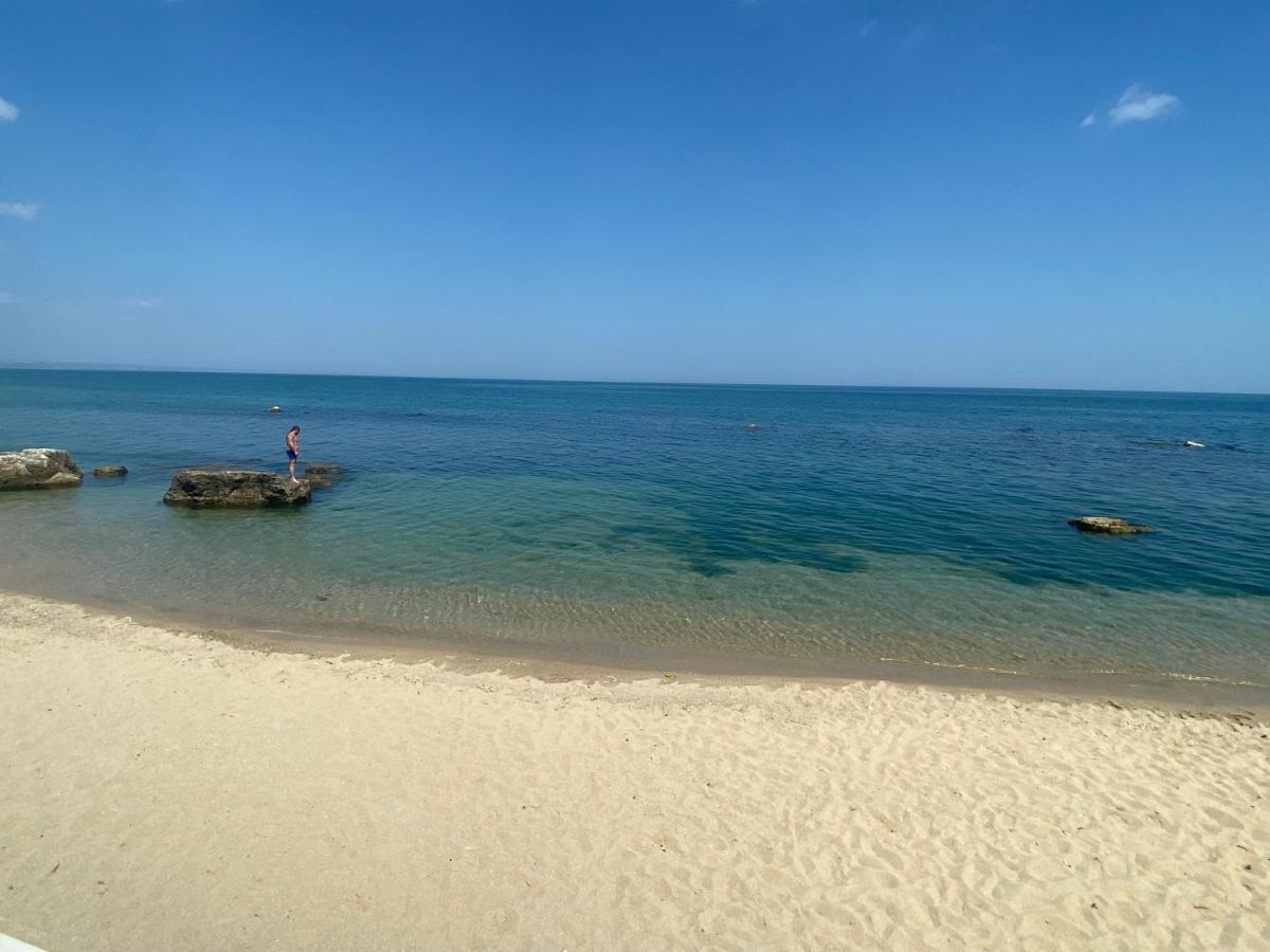 Luxurious And Panoramic Apartments At The Beach In La Mer Complex Golden Sands Esterno foto