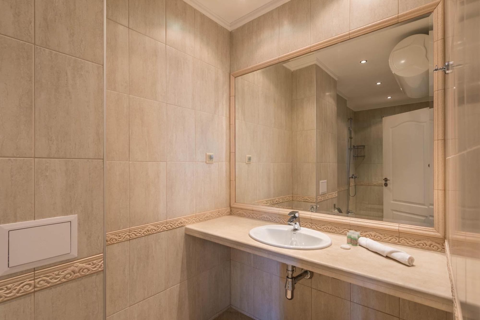 Luxurious And Panoramic Apartments At The Beach In La Mer Complex Golden Sands Esterno foto