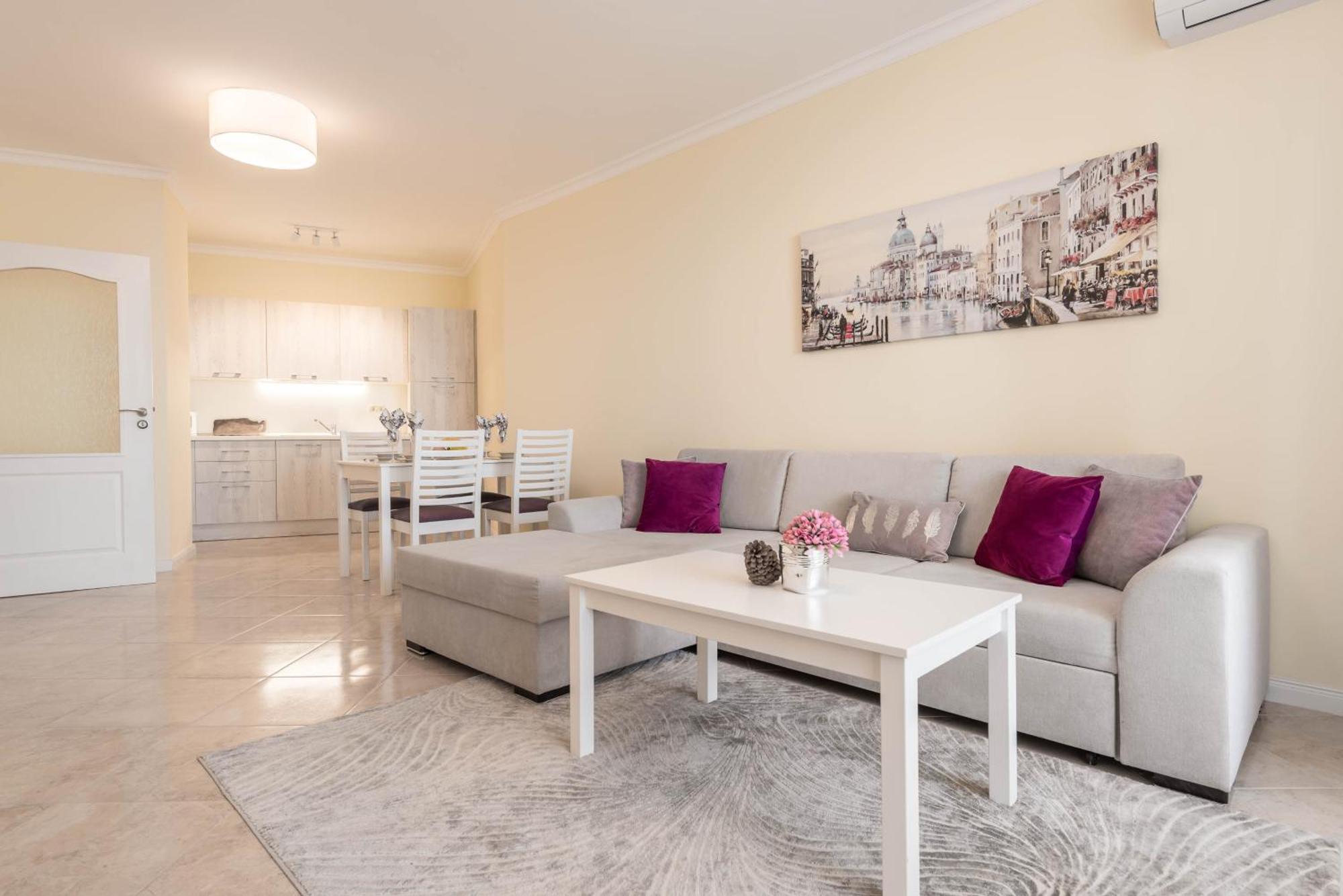 Luxurious And Panoramic Apartments At The Beach In La Mer Complex Golden Sands Esterno foto