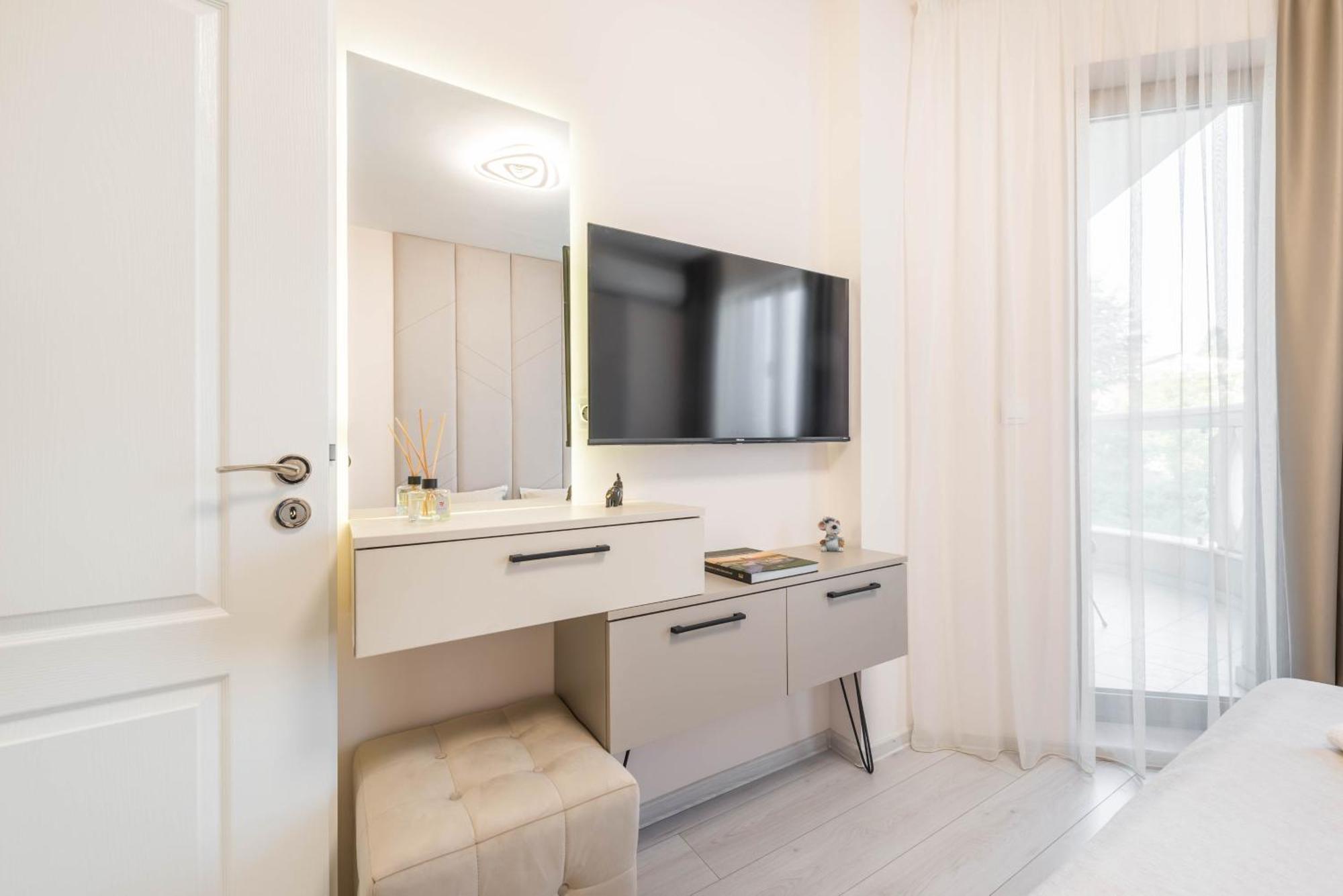 Luxurious And Panoramic Apartments At The Beach In La Mer Complex Golden Sands Esterno foto