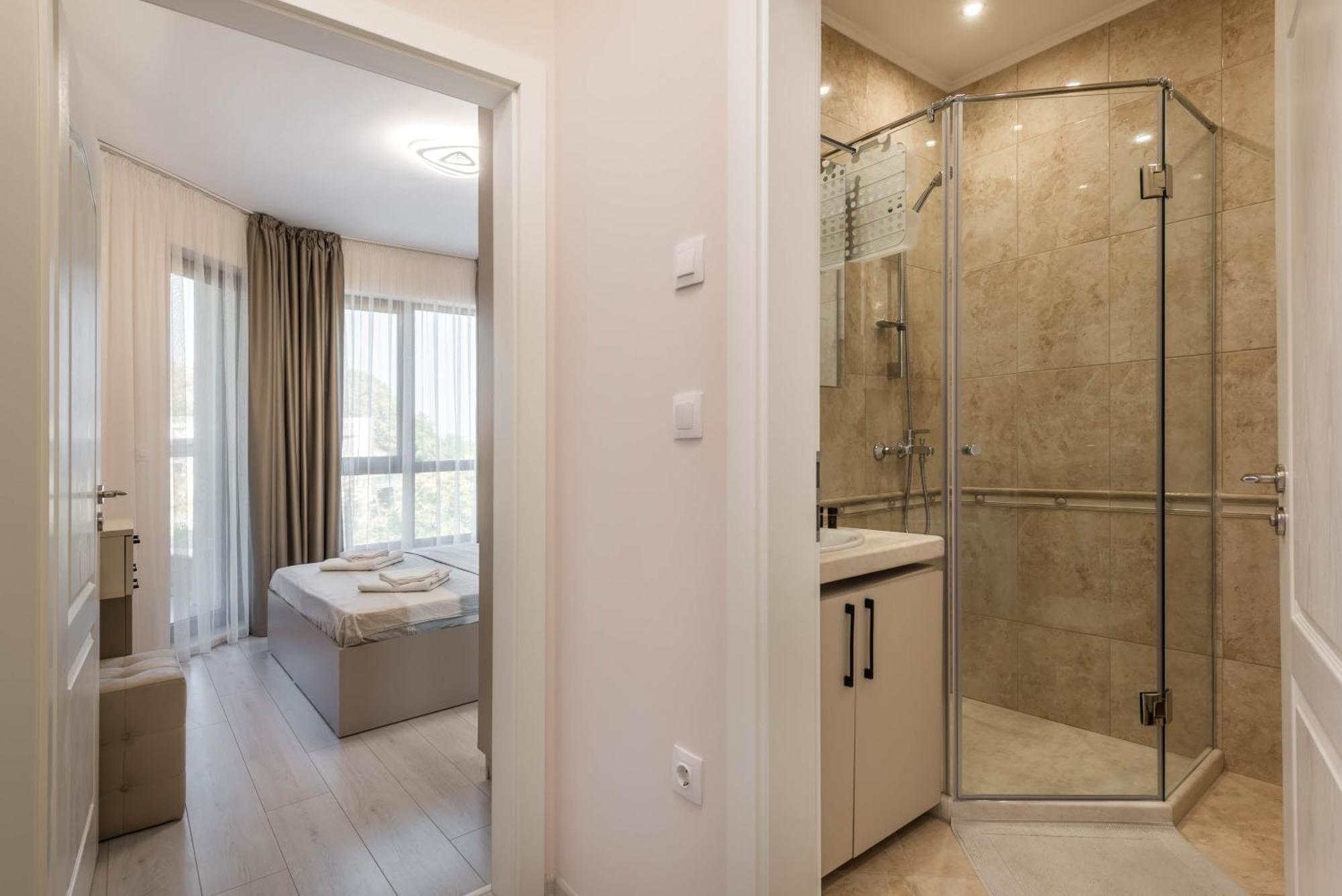 Luxurious And Panoramic Apartments At The Beach In La Mer Complex Golden Sands Esterno foto