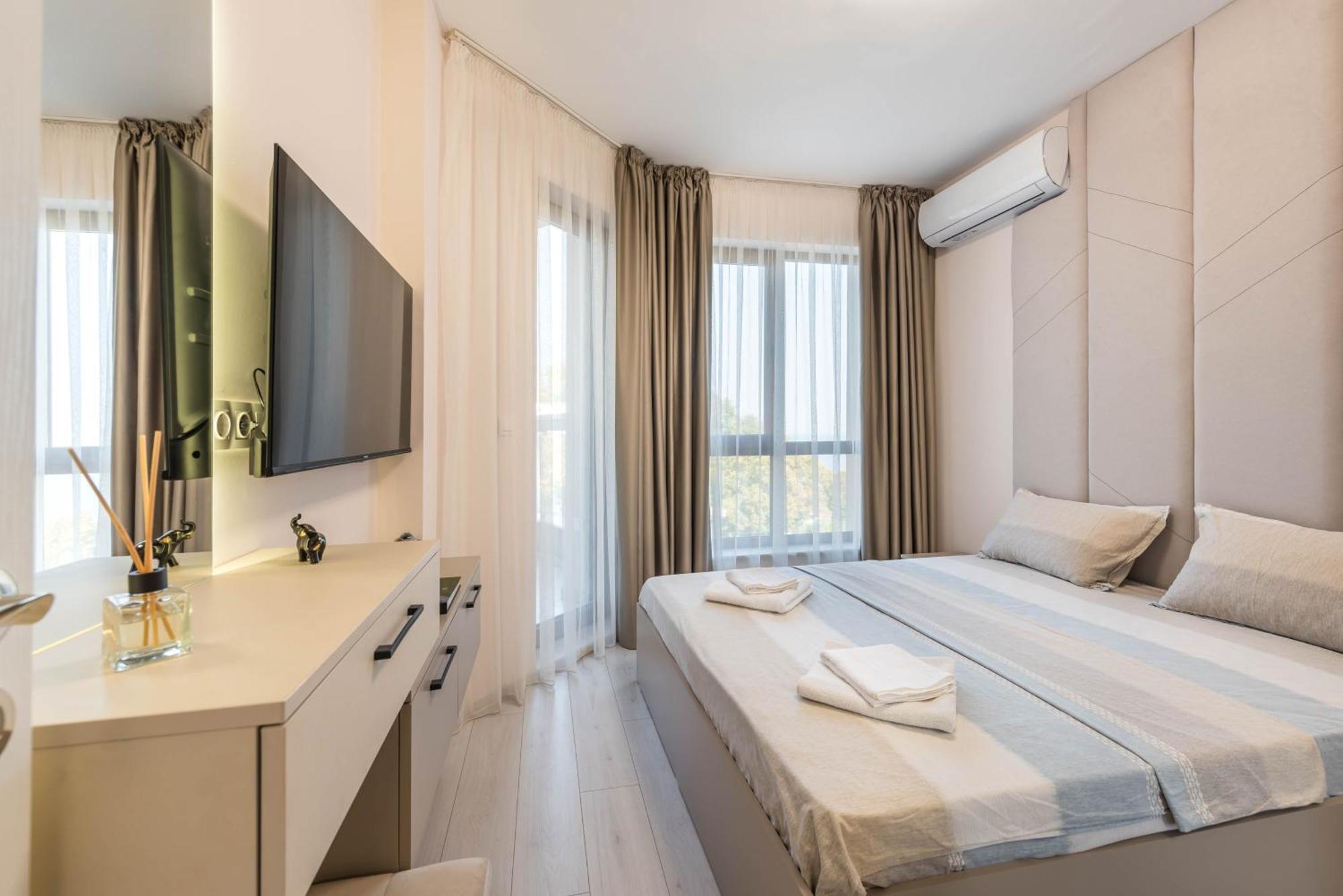 Luxurious And Panoramic Apartments At The Beach In La Mer Complex Golden Sands Esterno foto